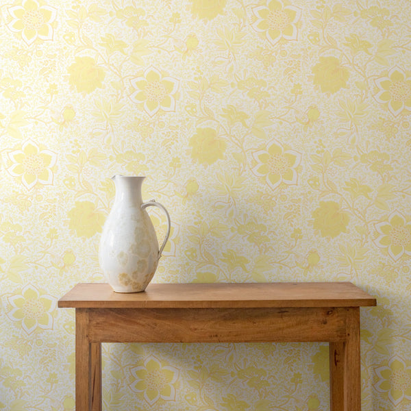 Folie Flora Buttermilk Wallpaper